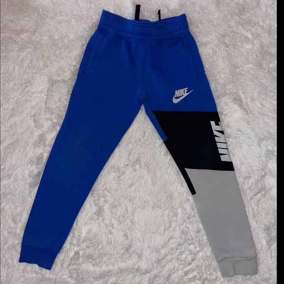 ***SOLD*** Boys’ Nike Outfit - Picture 2 of 9